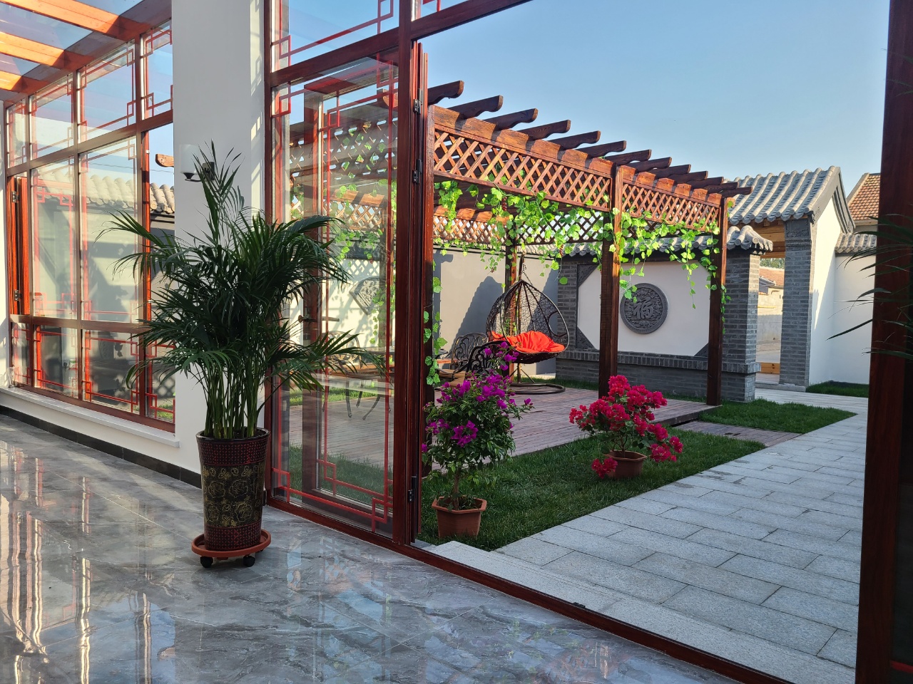 本公司位于北京市顺义区龙湾屯镇中学对面，联系人：高经理 电话13691334666